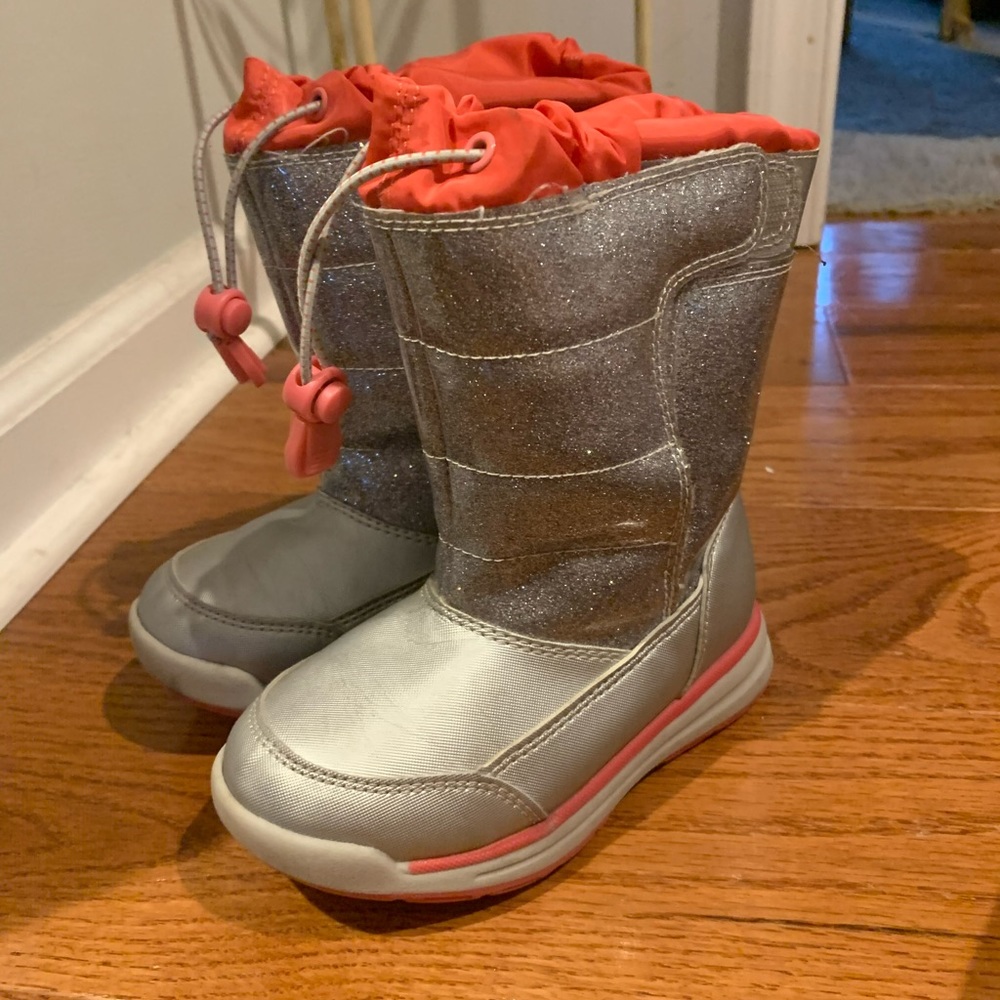 Snow boots